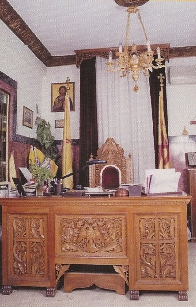 Desk Woodcarved Design B