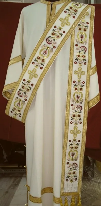დავითის ქნარი, დიაკვნის შესამოსელი