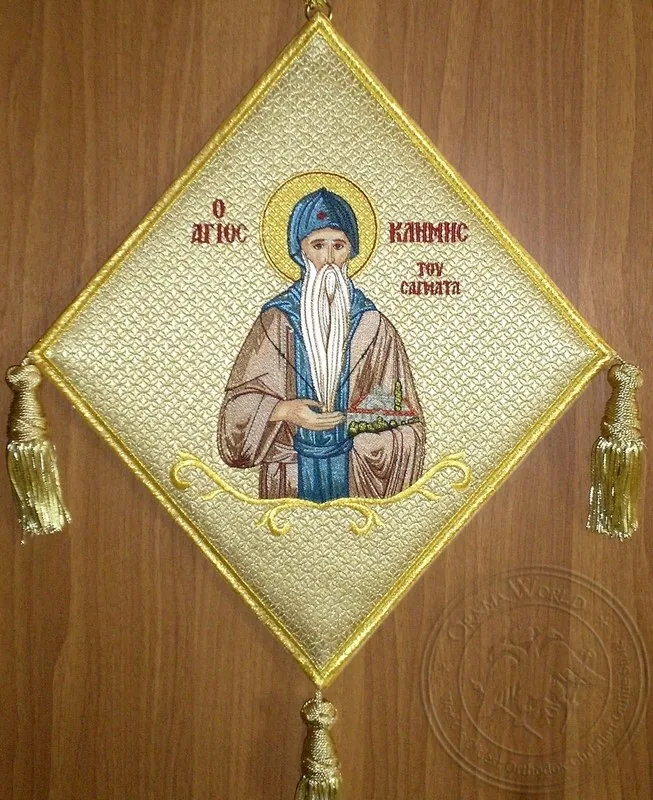 წმინდა კლიმენტი საგმატა მონასტერი ნაქარგი ფონით, სამღვდელო ენქერი
