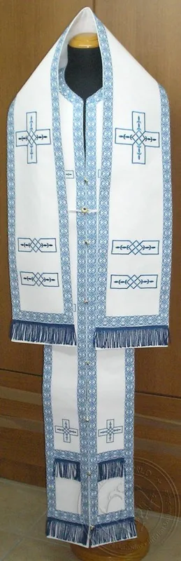წმინდა იოაკიმე, ნაქარგი შევრონით, სამღვდელო ომოფორი და ეპიტრაქილი