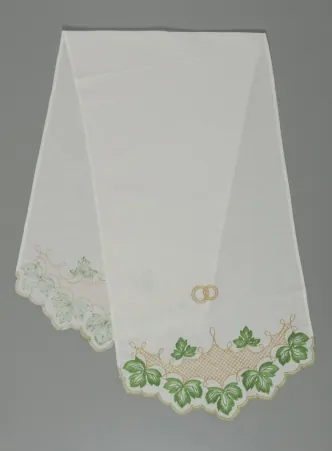 Wedding towel satin-stitch embroidery №3