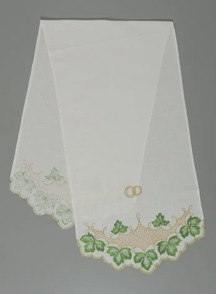 Wedding towel satin-stitch embroidery №3