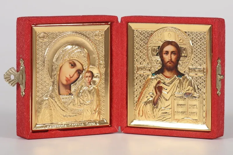 Folding icon in case 6×7 zafiro, film, 3D riza, gilded Saviour-Kazan Mother of God