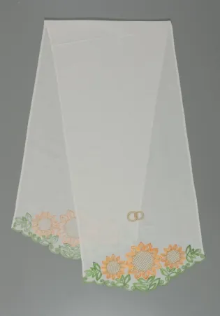 Wedding towel satin-stitch embroidery №4