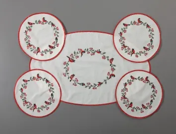 Embroidered Christmas napkin (set 1 + 4 pcs)
