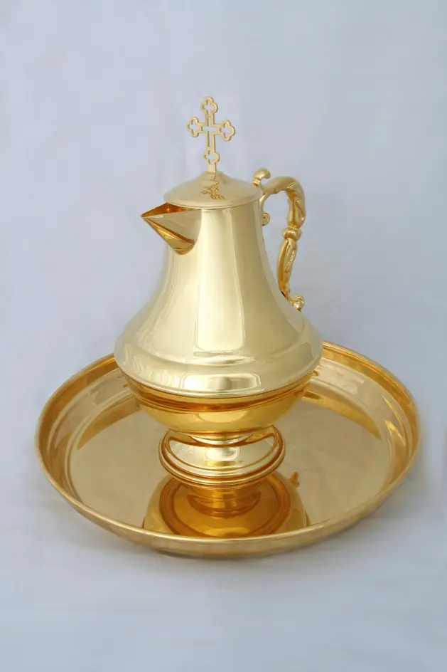Ablution jug with tray gilding