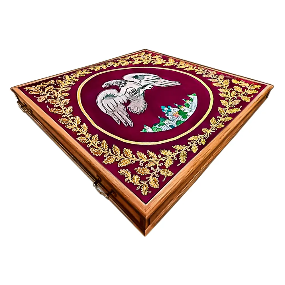Podium-cathedra 1.5×1.5 with handles and with eagle rug