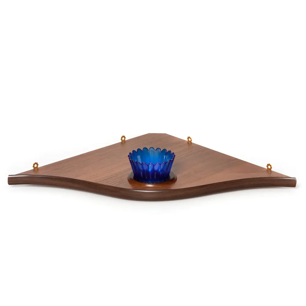 Icon shelf corner single with a vigil lamp
