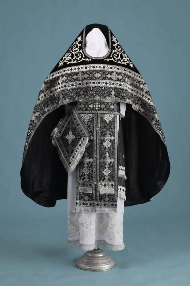 Priest's vestment №02 brocade embroidery shoulder panels 100 %