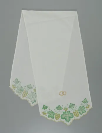 Wedding towel satin-stitch embroidery №2