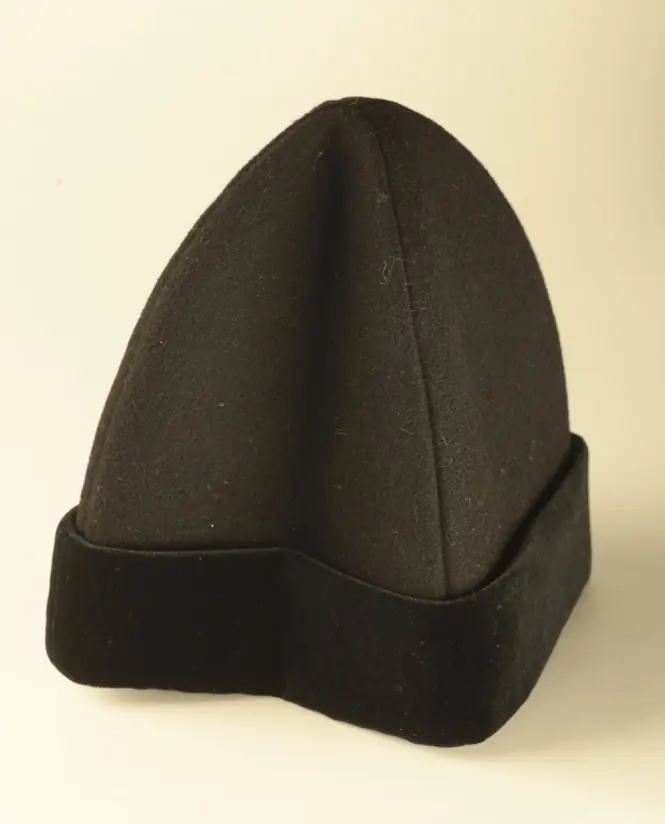 Winter skufia with rim